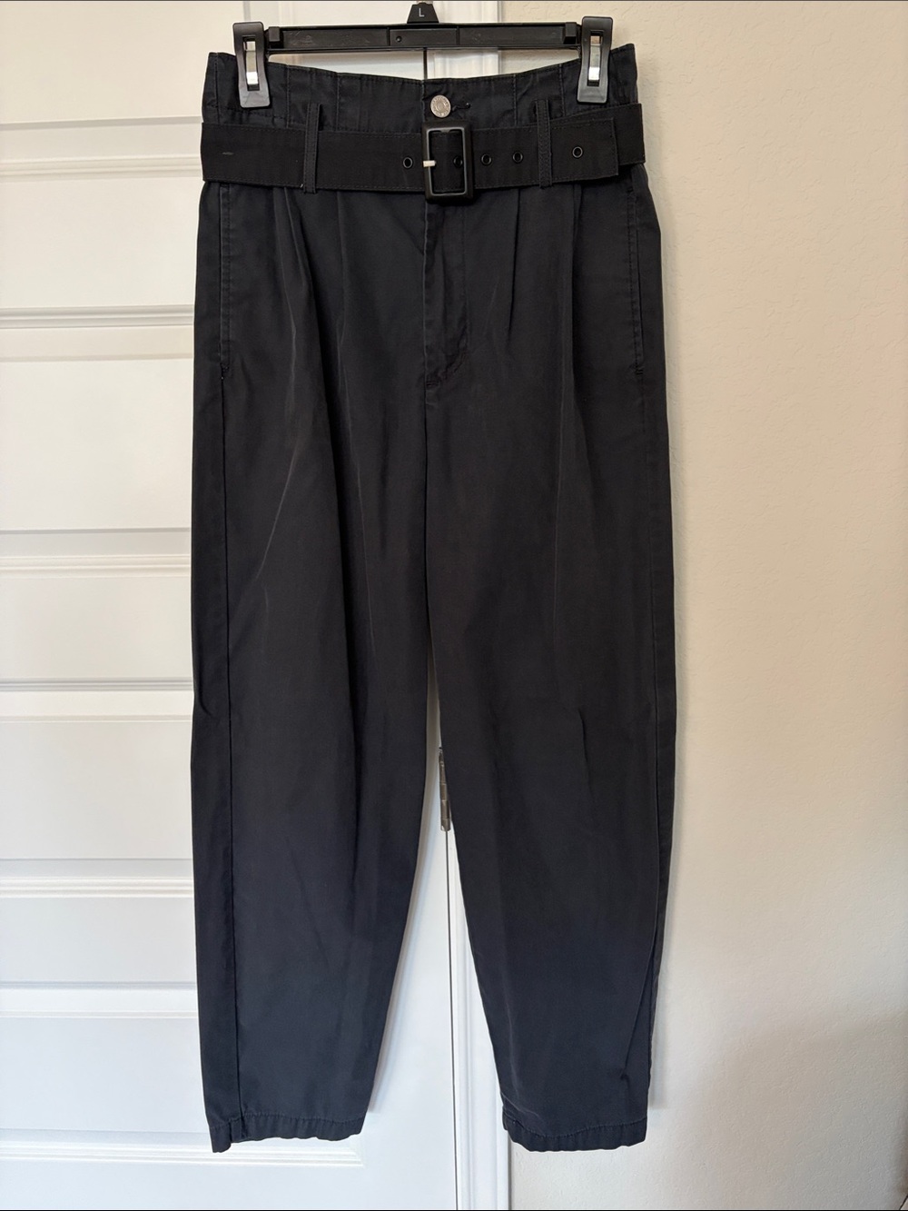 Levi’s High loose taper pants